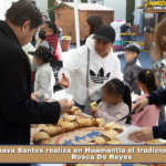 Chava Santos realiza en Huamantla el tradicional corte de Rosca De Reyes.