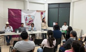 Realizan foro “Aves de postura de traspatio” para fortalecer la economía familiar en Zacualpan 