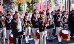 Blanca Angulo encabeza conmemoración del Día de la Bandera en Chiautempan
