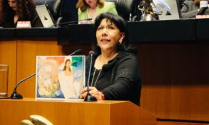 Propone Anabell Ávalos rescatar la imagen de “La Patria” en libros de texto gratuito