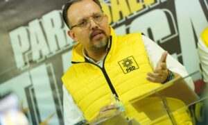 La nueva ley de transparencia; es un retroceso en derechos ciudadanos:  Manuel Cambrón, PRD