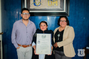 Universidad Metropolitana de Tlaxcala celebra titulación de nueva licenciada en Enfermería