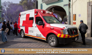 Cruz Roja Mexicana brinda servicios a mujeres durante marcha del 8M en Tlaxcala.