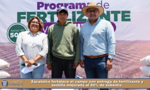 Zacatelco fortalece el campo con entrega de fertilizante y semilla mejorada al 50% de subsidio.