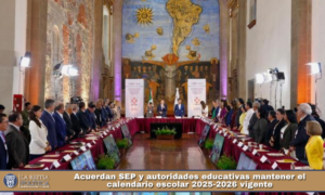 Acuerdan SEP y autoridades educativas mantener el calendario escolar 2025-2026 vigente.