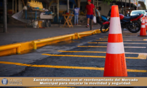 Zacatelco continúa con el reordenamiento del Mercado Municipal para mejorar la movilidad y seguridad.