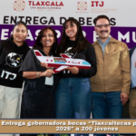 Entrega gobernadora becas “Tlaxcaltecas por el Mundo 2026” a 200 jóvenes.
