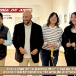 Inauguran en la Galería Municipal de Tlaxcala la exposición fotográfica “El arte de disfrutar un perro”.