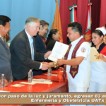 Con paso de la luz y juramento, egresan 83 estudiantes de Enfermería y Obstetricia UATx.