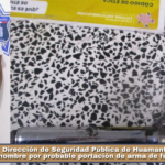 Dirección de Seguridad Pública de Huamantla detiene a hombre por probable portación de arma de fuego hechiza.