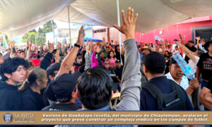 Vecinos de Guadalupe Ixcotla, del municipio de Chiautempan, avalaron el proyecto que prevé construir un complejo médico en los campos de futbol.