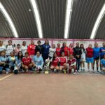 Aline Lazo premia a las campeonas del cuadrangular femenil ZÄNÄ.