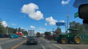 Agricultores mantienen protesta pacífica en Nanacamilpa durante arranque del Mundial 2026