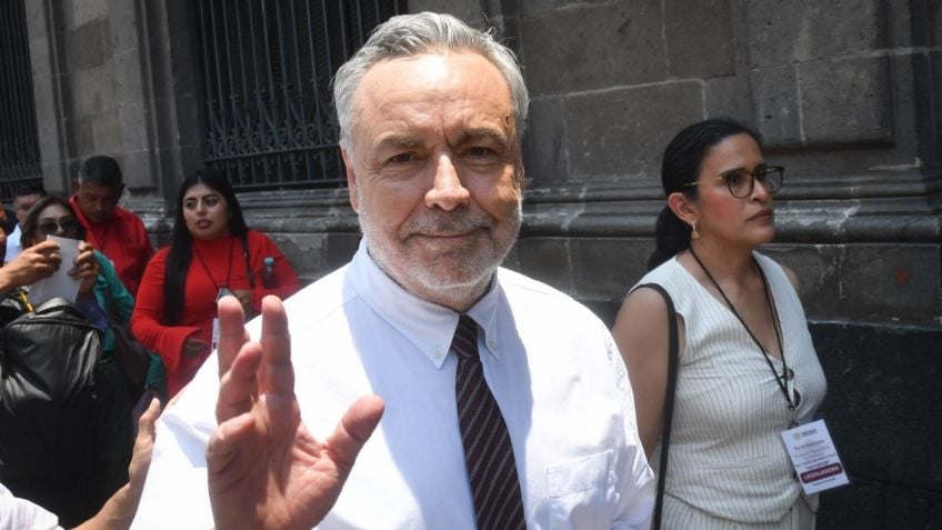 Imagen de archivo de Alfonso Ramírez Cuéllar, diputado de Morena, durante su llegada a Palacio Nacional previo a la reunión que sostendrá Claudia Sheinbaum. Foto: El Heraldo de México.