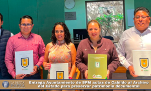 Entrega Ayuntamiento de SPM actas de Cabildo al Archivo del Estado para preservar patrimonio documental.