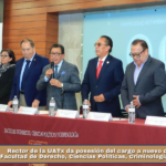 Rector de la UATx da posesión del cargo a nuevo director de la Facultad de Derecho, Ciencias Políticas, Criminología y Policiología.