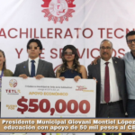 Presidente Municipal Giovani Montiel López fortalece la educación con apoyo de 50 mil pesos al CBTis No. 212.
