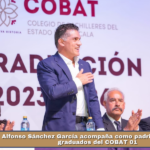 Alfonso Sánchez García acompaña como padrino a casi 900 graduados del COBAT 01.