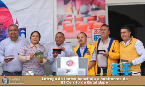 Entrega de lentes beneficia a habitantes de El Cerrito de Guadalupe.