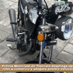 Policía Municipal de Tlaxcala despliega operativo ante robo a comercio y asegura posible vehículo implicado.