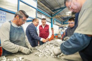 Industriales prefieren el liderazgo de Alfonso Sánchez García para continuar la transformación.