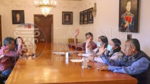  Cabildo pedirá destitución formal de secretaria de Apetatitlán; llevarían caso al Congreso