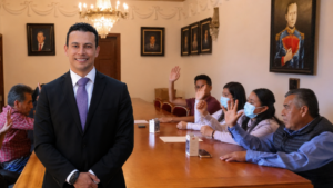  Cabildo pedirá destitución formal de secretaria de Apetatitlán; Azaín Ávalos acusa violencia de género contra funcionaria