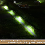 Gobierno de Totolac inicia instalación de nuevos postes y luminarias en El Ejido y calle Tierra Grande.