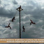 Entre música, tradición y cultura, los Voladores Águilas Aztecas impactan en la Feria de Huamantla.
