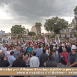 Marcha por Alfonso Sánchez exhibe a personal educativo pese a negativa del Gobierno estatal.