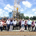 Carlos López reconoce legado de Alfonso Sánchez García en territorio y coloca la primera piedra de perforación de un pozo en Tepehitec.