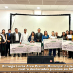 Entrega Lucía Arce Premio Municipal de la Juventud a cuatro destacados jóvenes en SPM.