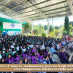 Con 7 nuevas techumbres, más de 3 mil 500 estudiantes chiautempenses inician el ciclo escolar.