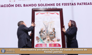 Gobernadora encabeza fijación del bando solemne de fiestas patrias.