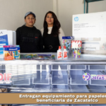 Entregan equipamiento para papelería a beneficiaria de Zacatelco.