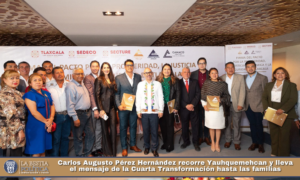 Salvador Santos Cedillo firma pacto por la prosperidad, la justicia económica y la seguridad de Tlaxcala.