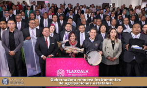 Gobernadora renueva instrumentos de agrupaciones estatales.