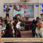 Idelfonso Carro celebra a los abuelitos de Panotla con música, regalos y diversión.