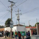 Confusión por estudios médicos provoca molestia entre padres de secundaria en Tizatlán.
