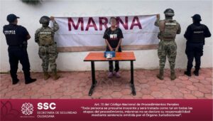 Detienen SSC y Marina a una persona por narcomenudeo en Chiautempan.