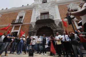 Docentes de Cecyte y antorchistas protestan en Tlaxcala; exigen diálogo y solución a demandas
