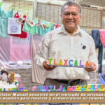 Víctor Manuel encontró en el mercado de artesanos de Tlaxcala un espacio para mostrar y comercializar su talento con la madera.