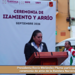 Presidenta Rocío Meléndez Pluma participa en ceremonia de arrío de la Bandera Nacional.