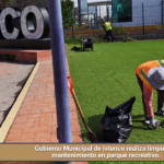 Gobierno Municipal de Ixtenco realiza limpieza y mantenimiento en parque recreativo.