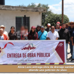 Aline Lazo entrega obra de drenaje sanitario y atiende una petición de años.