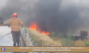 Atienden cuerpos de emergencia choque entre pipa y plataforma; hay dos lesionados.
