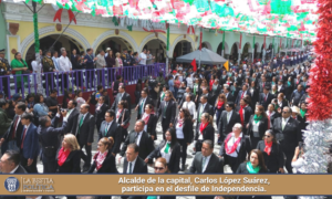 Alcalde de la capital, Carlos López Suárez, participa en el desfile de Independencia.