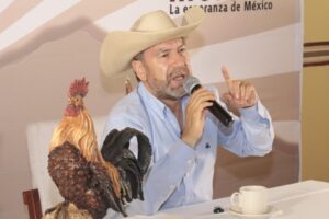 Raymundo Vázquez llama a esperar definición de Morena en Tlaxcala.