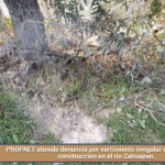 PROPAET atiende denuncia por vertimiento irregular de residuos de construcción en el río Zahuapan.