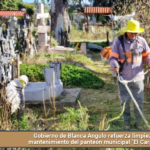 Gobierno de Blanca Angulo refuerza limpieza y mantenimiento del panteón municipal «El Carmen».